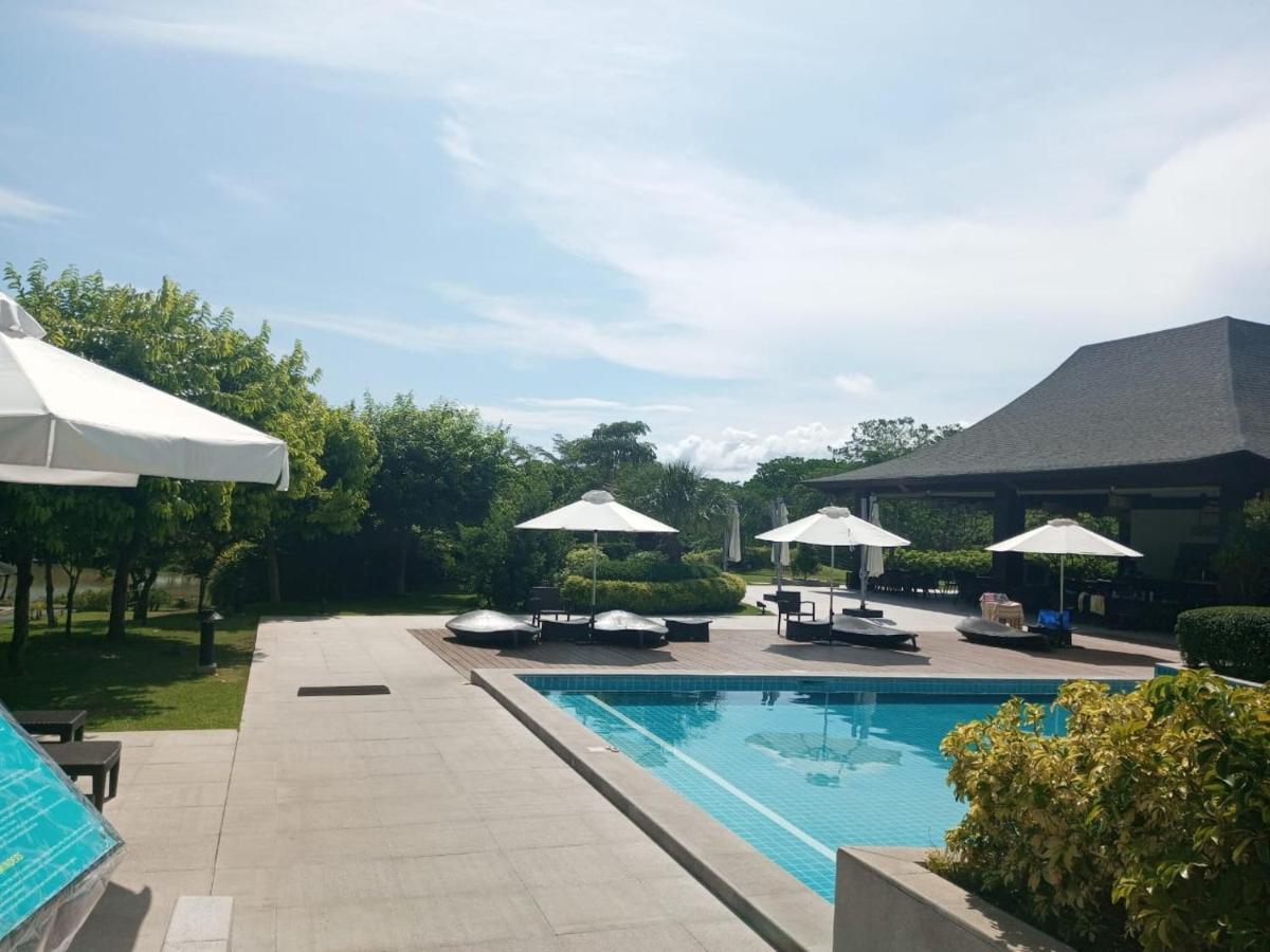 Apartment Sea Breeze Verandas At Anvaya Cove Penthouse Unit With Complete Sea View Morong (Bataan)